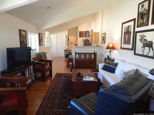 1239 Bantam Rd, Litchfield CT  06750-1407 exterior