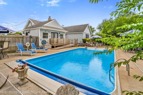 650 Delaware Ave, Point Pleasant Beach, NJ 08742-4007