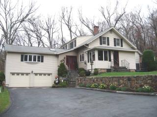 6 Watson Dr, Danbury, CT 06811-5118