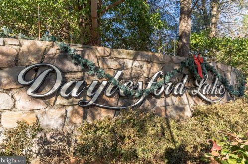 6 Lakeview Cir, Berwyn, PA 19312-2500
