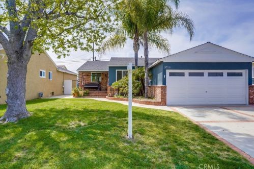 3753 Snowden Ave, Long Beach CA  90808-2226 exterior