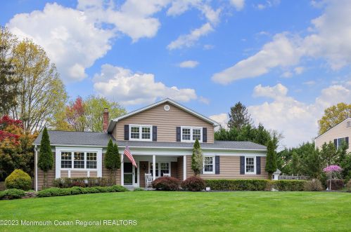 44 Ravine Rd, Tinton Falls, NJ 07701-5114