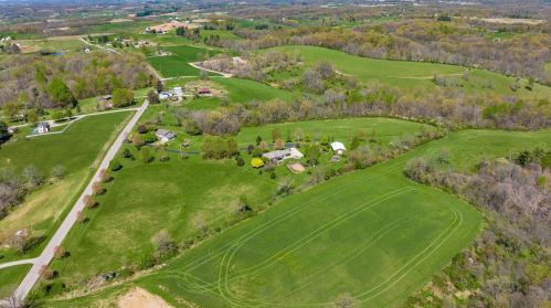 2306 Wesley Chapel Rd, Zanesville OH  43701-9334 exterior