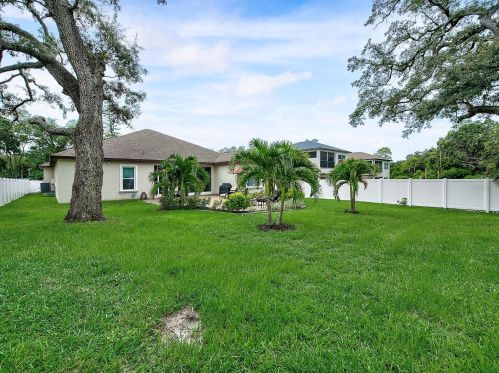 11171 53rd Ave, Saint Petersburg FL  33708-2936 exterior