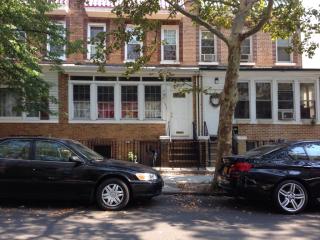 463 74th St, Brooklyn, NY 11209-2601