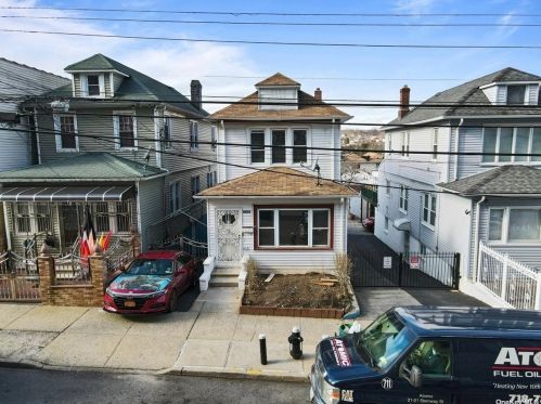 4553 Carpenter Ave, Bronx, NY 10470-1419