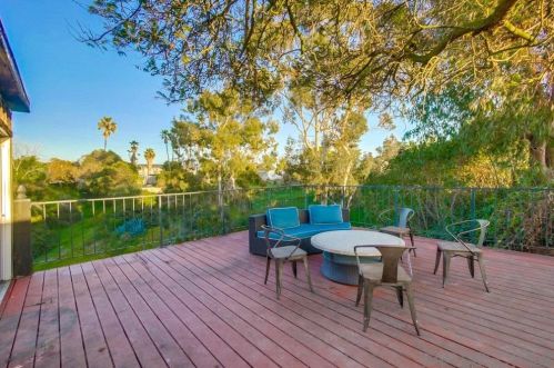 5027 Glasgow Dr, San Diego CA 92117-1037 exterior