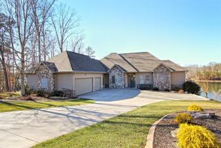 240 Chickasaw Ln, Loudon, TN 37774-2159
