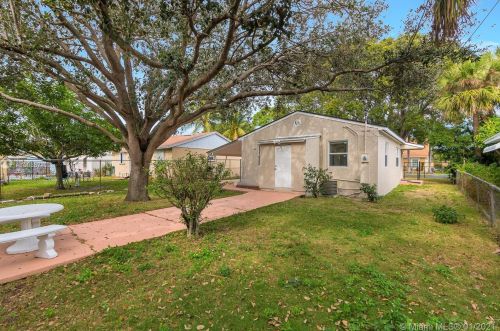 710 55th St, West Palm Beach FL  33407-2612 exterior