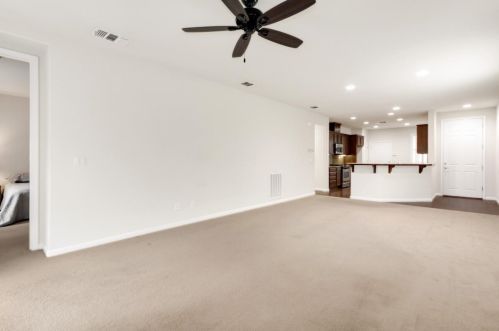 7500 Abbey Cir, Elk Grove CA  95757-5103 exterior