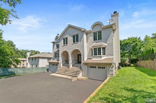 457 Grandview Ave, Englewood, NJ 07631-5113