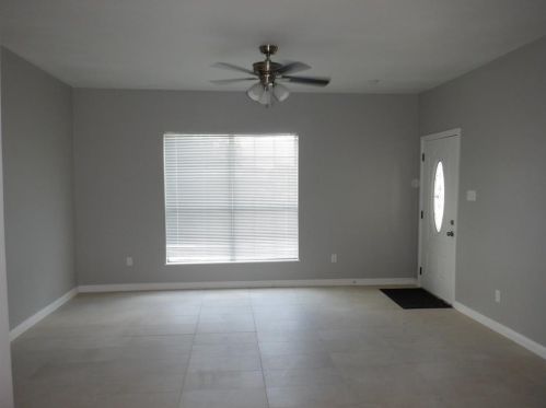 2900 Thannisch Ave, Fort Worth TX  76105-4721 exterior