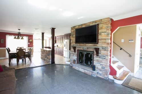 135 Renison Dr, Westbury NY  11590-1036 exterior