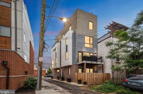 310 Fairmount Ave, Philadelphia PA  19123-2931 exterior