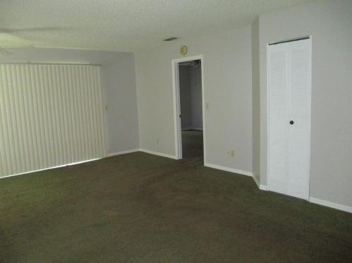 302 Kelsey Way, Ruskin FL  33573-6133 exterior