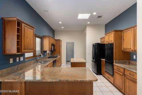 300 Hidden Quail Dr, Tucson AZ  85704-6940 exterior