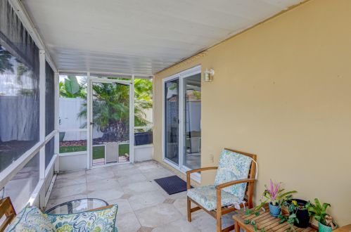 1281 Slash Pne Cir, West Palm Beach FL  33409-7086 exterior