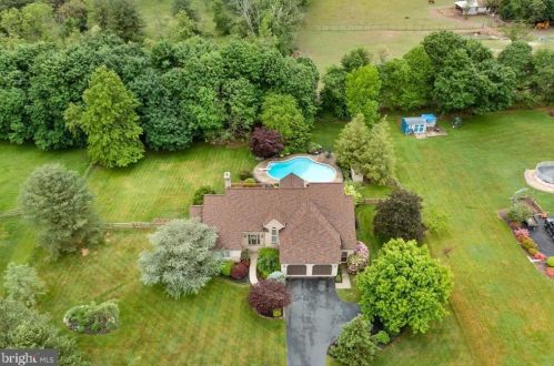 7422 Lone Ln, Coopersburg, PA 18036-3239