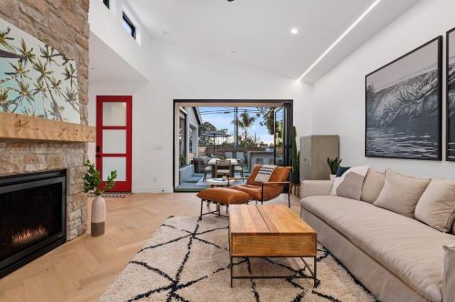 1327 Eolus Ave, Encinitas CA  92024-1730 exterior