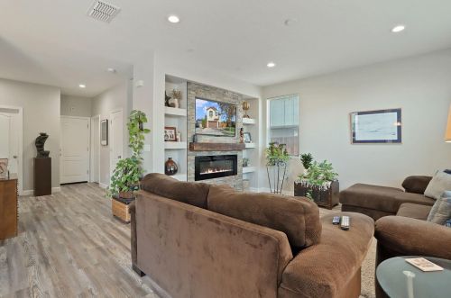 211 Emory Oak Pl, Lathrop CA  95330-8527 exterior