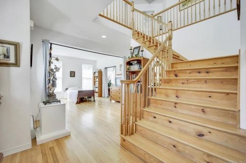 7 Menayas Ct, Washingtonville NY  10992-2032 exterior