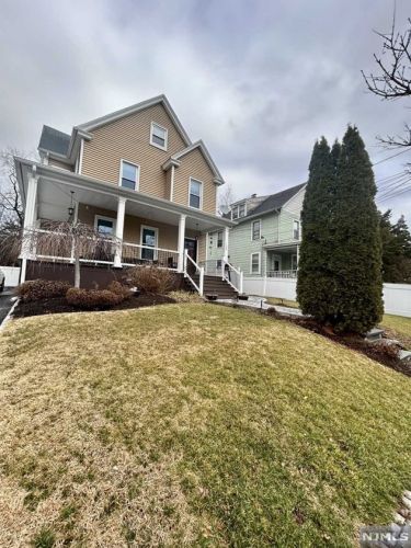 105 Brook Ave, Englewood, NJ 07631-1734