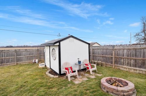 128 Wickham Farm Dr, Englewood OH  45322-2948 exterior