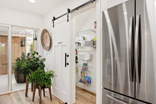 1961 Misty Cir, Encinitas CA  92024-3139 exterior