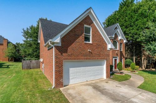 5674 Southland Dr, Stone Mountain, GA 30087-6034
