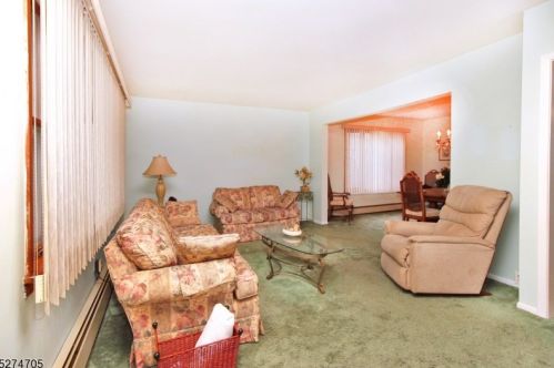150 Coeyman Ave, Nutley, NJ 07110-1503