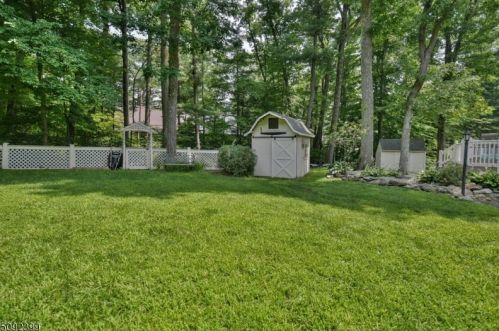 36 Old Milford Ln, West Milford Lakes NJ  07480-1123 exterior