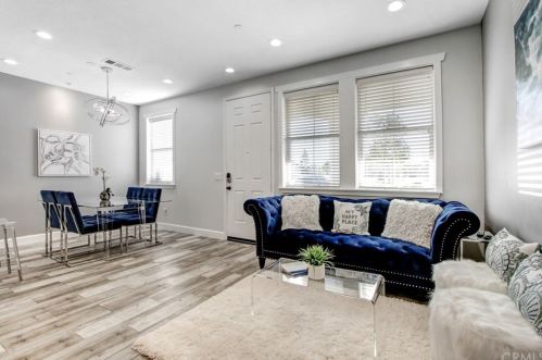 465 Green River St, Oxnard, CA 93036-5316