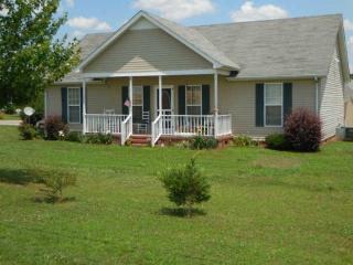 3 Meredeth Lynn Rd, Fayetteville, TN 37334-7084