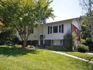1838 Glenheath Dr, Hendersonville, NC 28791-9037