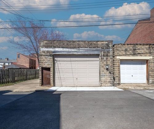 1322 Lake St, Pittsburgh, PA 15233-1221