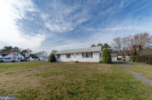 33 Clendaniel Ave, Selbyville, DE 19975-9677