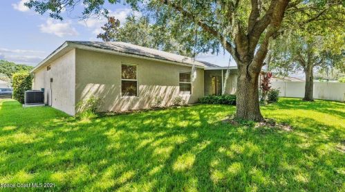 2417 Larkwood Rd, Titusville, FL 32780-4522
