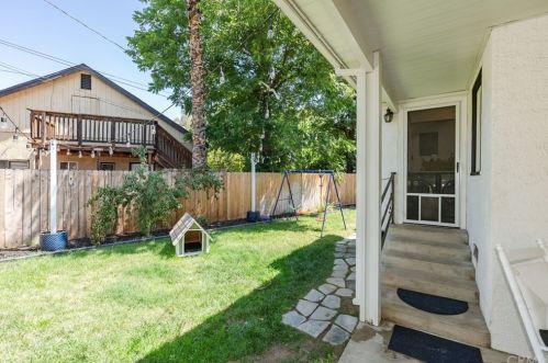 1137 Cypress Ave, Redlands CA  92373-5723 exterior