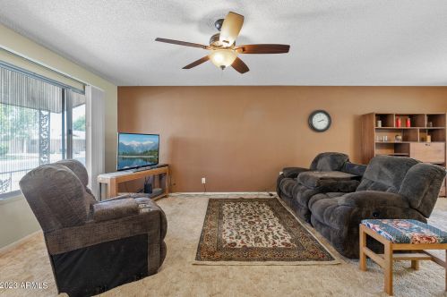 19202 Signal Butte Cir, Sun City, AZ 85373-1415