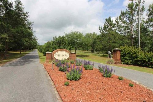 434 Parkside Cir, Crawfordville, FL 32327-7417