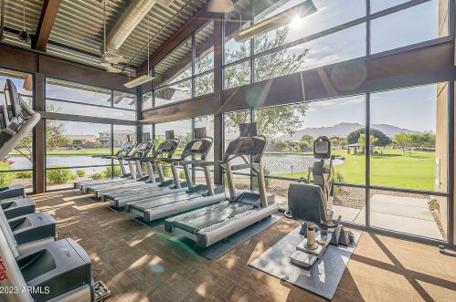 2015 Lindrick Dr, Gilbert AZ 85298-7421 exterior