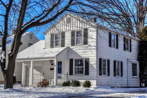 1127 Elm Lawn St, Milwaukee, WI 53213-3031