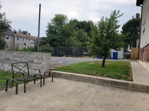 12 Hilltop Ave, Waterbury CT  06708-4709 exterior