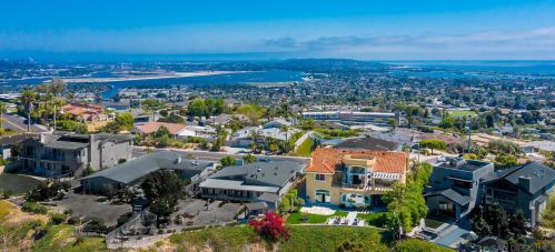 5251 Pacifica Dr, San Diego, CA 92109-1545