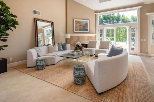 24 Westport, Manhattan Beach CA  90266-7227 exterior