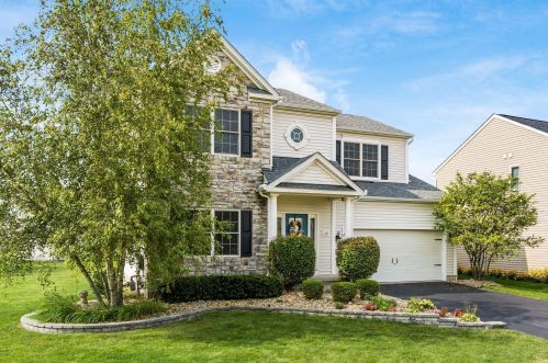 103 Glen Crossing Dr, Pataskala, OH 43062-7090