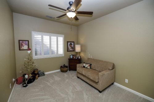 1955 Tuolumne Rd, Turlock CA  95382-8912 exterior