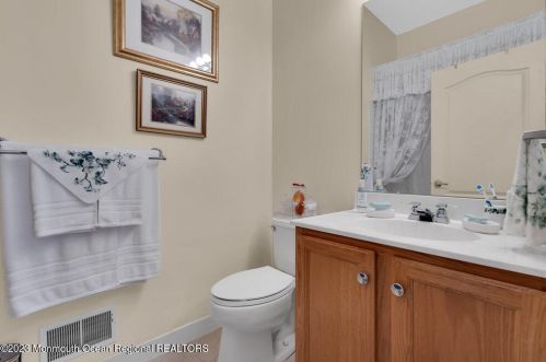 13 Silverspring Dr, Lakewood NJ  08701-7506 exterior