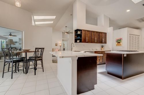 963 Ridgewood Ter, Tarpon Springs FL  34689-2622 exterior