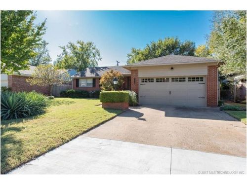 1516 60th Pl, Tulsa, OK 74105-8012